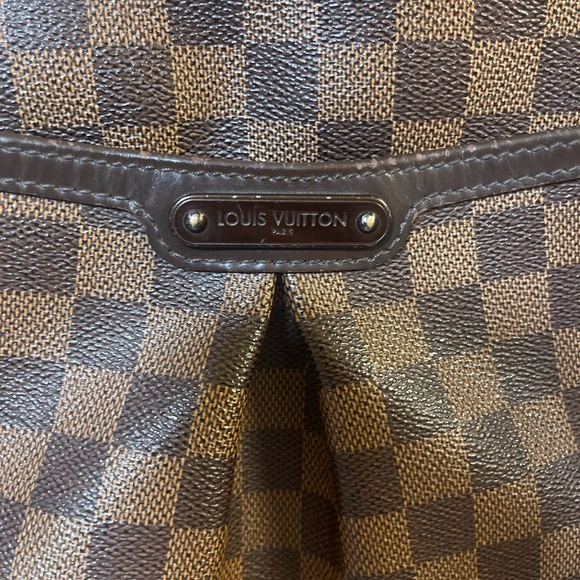 Authentic Louis Vuitton Bloomsbury GM - Picture 3 of 16